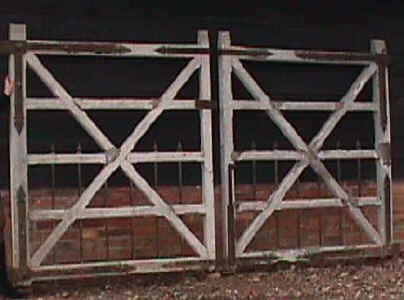 Gate3.jpg (59193 bytes)